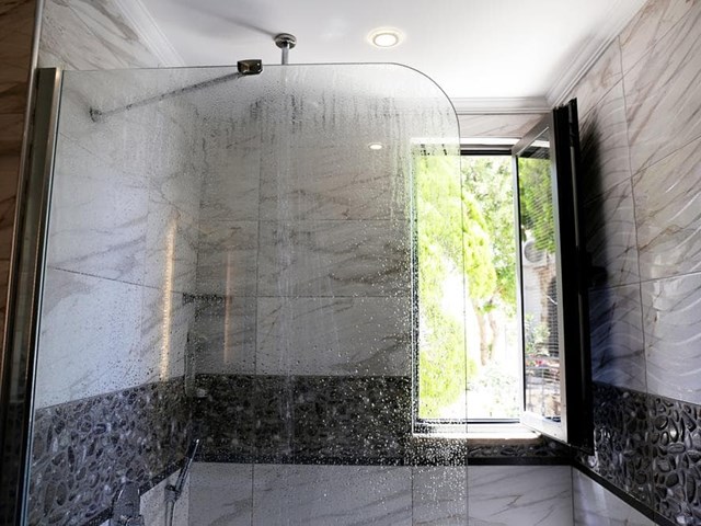Ventajas de instalar mamparas de baño en tu vivienda